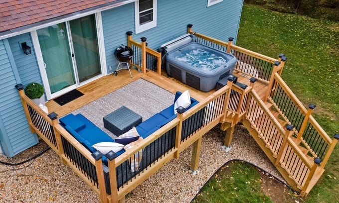Token Creek Casa | HOT TUB - 20 min to Capitol - KING Bed - Fireplace