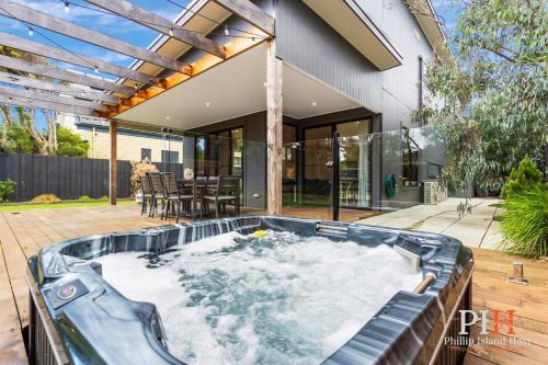 Cape Woolamai Casa | Hot Tub 4Bdr 2Ba Family Home
