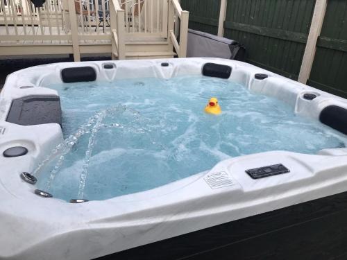 Kinmel Bay Otro | Hot Tub Accommodation North Wales Lodge