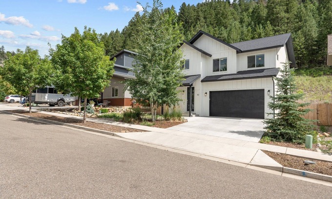 Durango Casa | Hot Tub / Air Conditioning / Close to Downtown / Pet Friendly