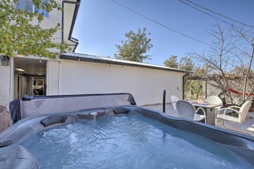 Hurricane Apartamento | Hot Tub and Fire Pit Zion Haven in Hurricane!
