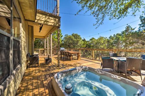 Canyon Lake Casa | Hot Tub and Game Room Canyon Lake Getaway!