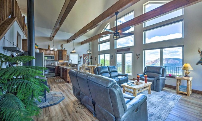 Cripple Creek Casa | Hot Tub and Mtn View Cripple Creek Retreat!
