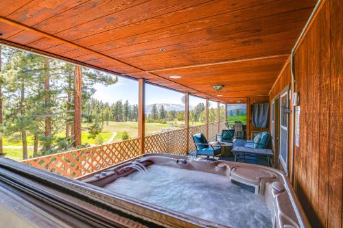 Stateline Apartamento | Hot Tub and Mtn Views Epic Stateline Escape!