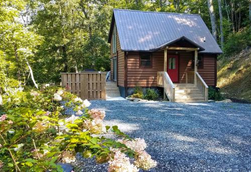 Bryson City Casa | Hot Tub and Views Charming Bryson City Cabin!
