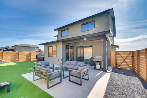 Kittitas County Casa | Hot Tub and Water Views High-End Vantage Retreat