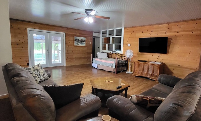 Hardin County Casa | Minutos del Jardín de los Dioses - ¡Descuentos de invierno disponibles!