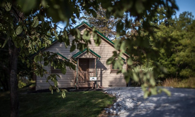 Carbondale Cabina | Hot Tub Cabin- In the Heart of Shawnee Wine Trail