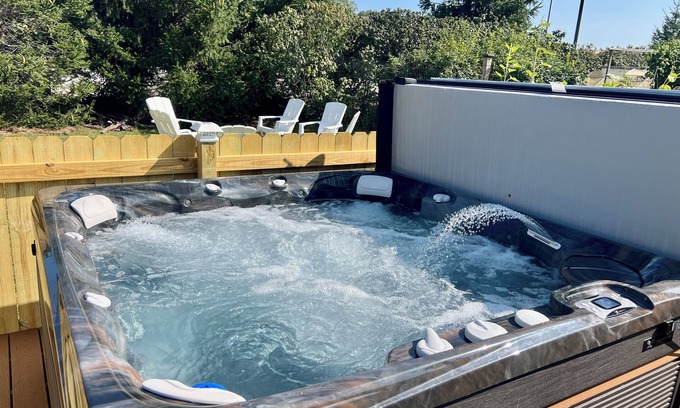 Michigan City Casa | HOT TUB/CLOSE TO DUNES