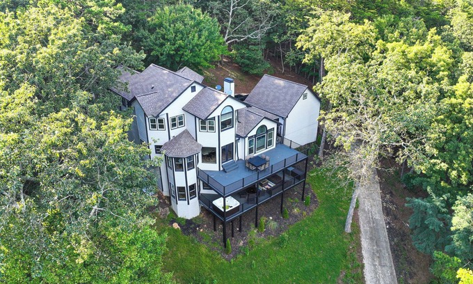 Jasper Casa | Hot Tub, Decks & 2 Kitchens: Mtn-View Jasper Gem!