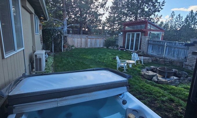 Mountain View Casa | hot tub, dog friendly, 3-bedroom home with all the essentials for the family.