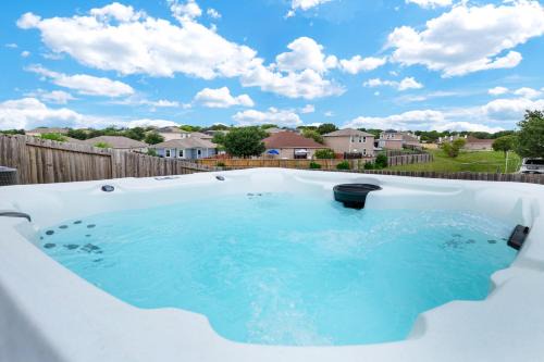 San Antonio Casa | Hot Tub Escape Yard Bbq Multi Games Swing Set