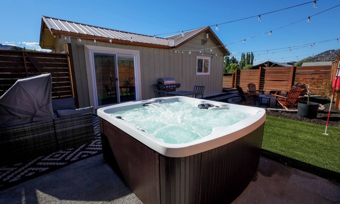 Oroville Cabaña | Fire Pit BBQ Views AC
