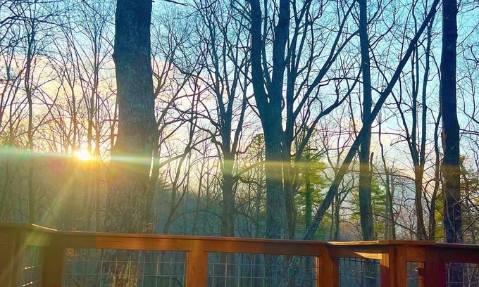 Lake Lure Casa | HOT TUB, FIRE PIT, DOGS WELCOME, 3 min from newly opened Chimney Rock.