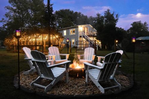 Boyce Casa | Hot Tub - Fire Pit - Fast Wi-Fi - Pet Friendly - Wine Country Escape