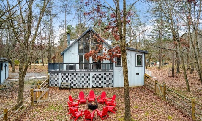 The Woods Cabina | Hot Tub, Fire Pit & Fenced Yard w/Resort Amenities