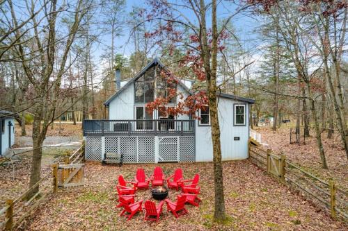 The Woods Casa | Hot Tub, Fire Pit & Fenced Yard w Resort Amenities