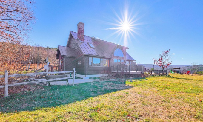 Springfield Casa | Hot Tub, Fire Pit & Grill: Remote Springfield Home