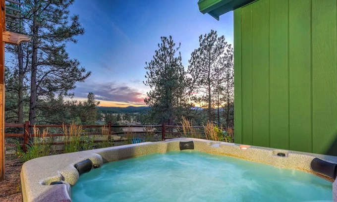 Florissant Casa | Hot Tub, Fire Pit, Peaceful Mountain Getaway!