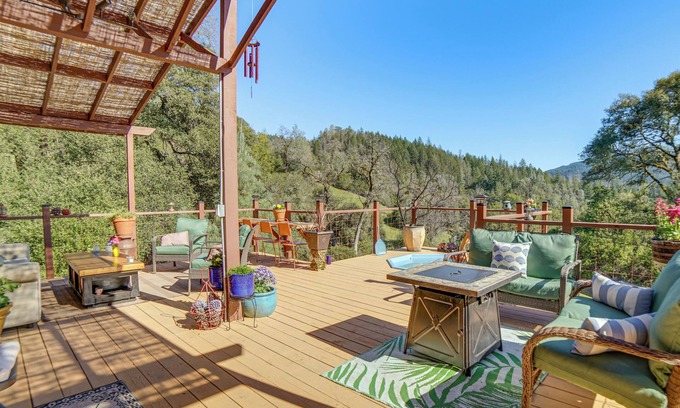 Dos Rios Apartamento | Hot Tub + Fire Pit: Secluded Dos Rios Escape!