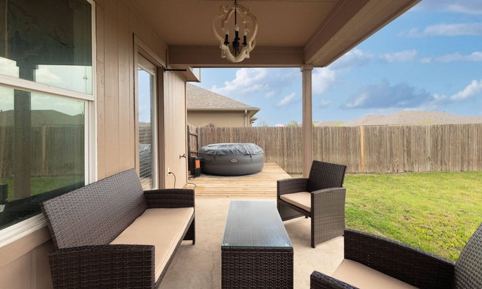 Kyle Casa | Hot Tub Foosball Fenced Yard Parking