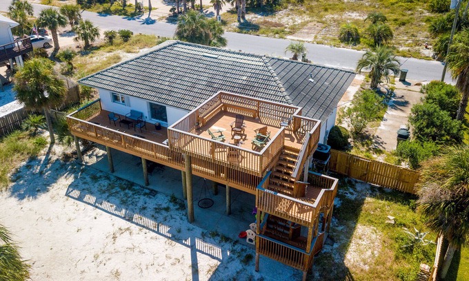 Toilla Segunda Casa | Hot Tub! Game Room! Balconies Views! Steps 2 Beach