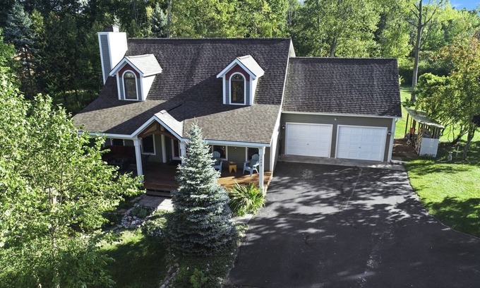 Glenn Haven Shores Casa | Private Beach * Secluded on 1-Acre * HOT TUB * Game Room *