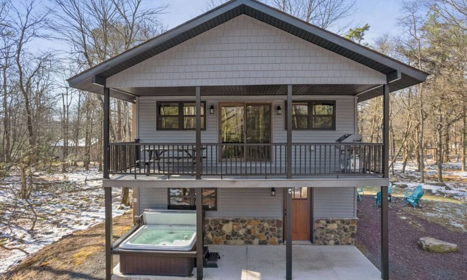 Lake Harmony Estates Casa | Hot Tub | Game Room | 6 Bedroom | Fire Pit