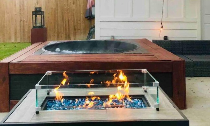 Baker Casa | Hot Tub Getaway At The Golden Palms On Chamberlain