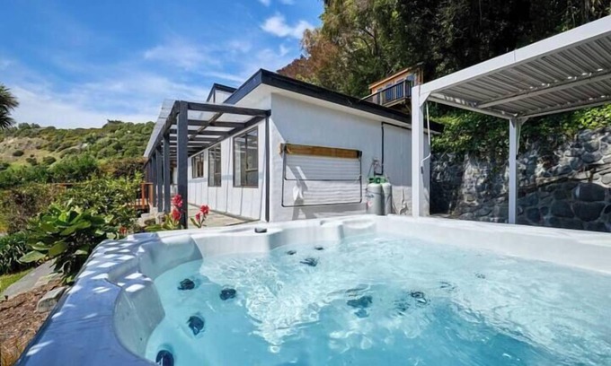 Kaikoura Casa | Hot Tub | Great Views | Close to Beach, Hot Tub | Great Views | Close to Beach