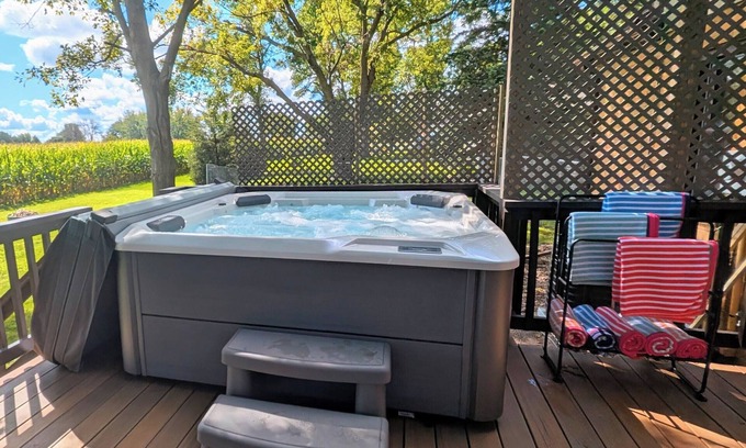 Clay County Casa | Hot Tub Hideaway