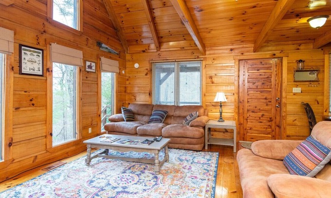 Campton Apartamento | Hillside Loft en Red River Gorge, KY! Bañera de hidromasaje, hoguera, TV por satélite