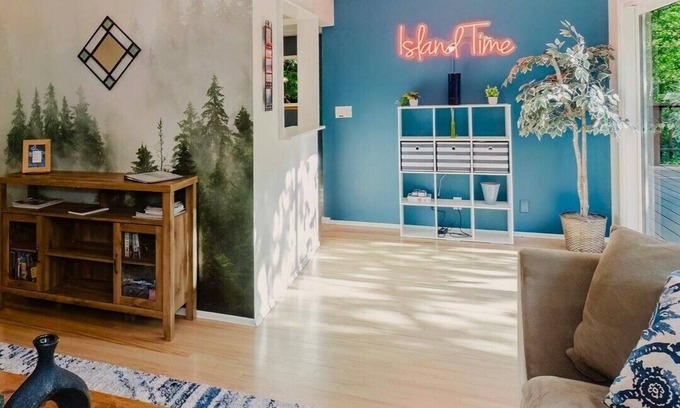 Bainbridge Island Casa | Hot Tub / Home Theater / Private Acre / Walk to Beach / Family and Dog friendly