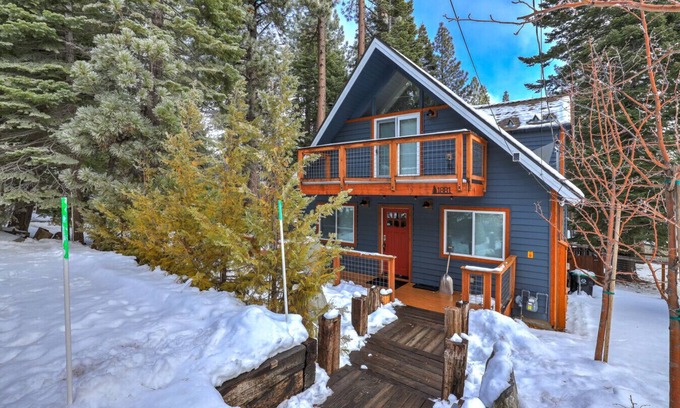 Pioneer Trail Casa | Hot Tub + Jungle Gym + Mini Pool Table