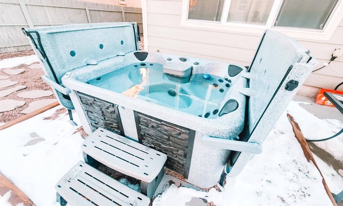 Fountain Casa | Hot Tub, King Beds, Pet Friendly Close to I25