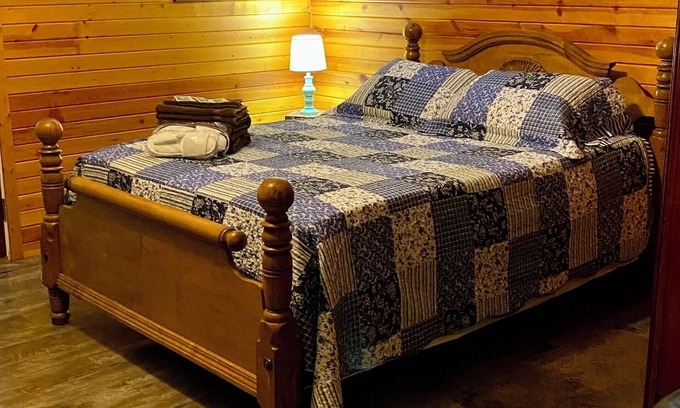 East Fultonham Cabina | Hot tub, Equipped Kitchen, Charcoal Grill, Picnic Patio