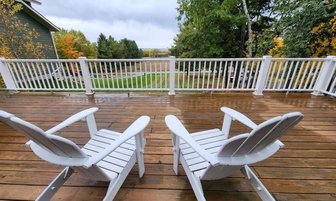 Birchwood Farms Casa | HOT TUB-Lake Michigan views-15 minutes to ski hills