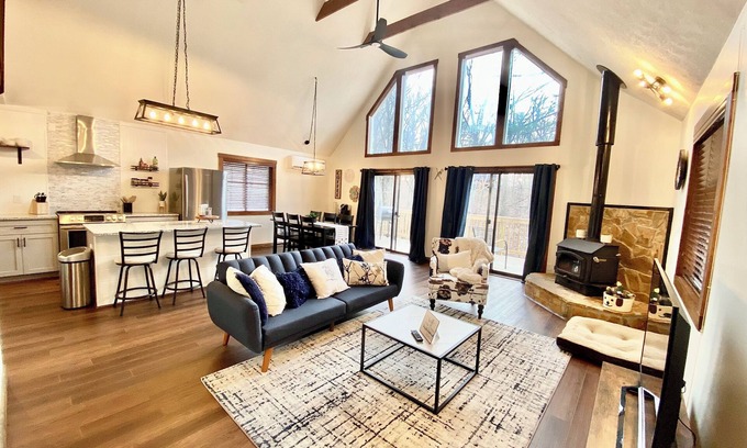 Basye Cabina | Hot Tub Luxe Retreat - Game Room - Lake Laura - Bryce Resort