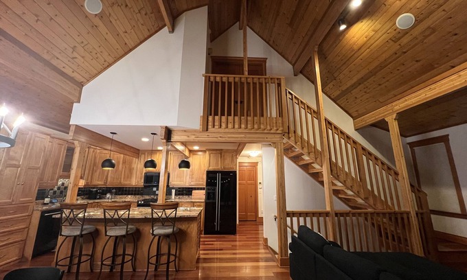 Brainerd Casa | HOT TUB Luxury Cabin on Mississippi River, Dock, Pool Table, Fishing, Fire Pits