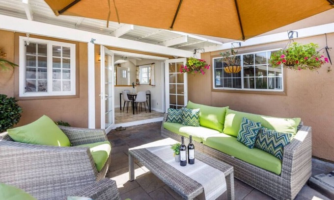 Huntington Beach Casa | Hot Tub | Near Freeway | Quick 2 Theme Parks/Beach