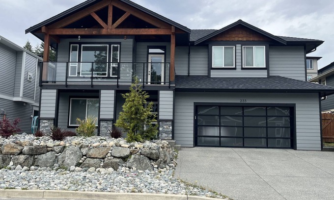 Regional District of Nanaimo Casa | Hot tub, Pet Friendly + Monthly Discounts! Trails Nearby!