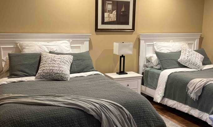 Madeira Park Casa | Hot Tub, Pets Welcome.