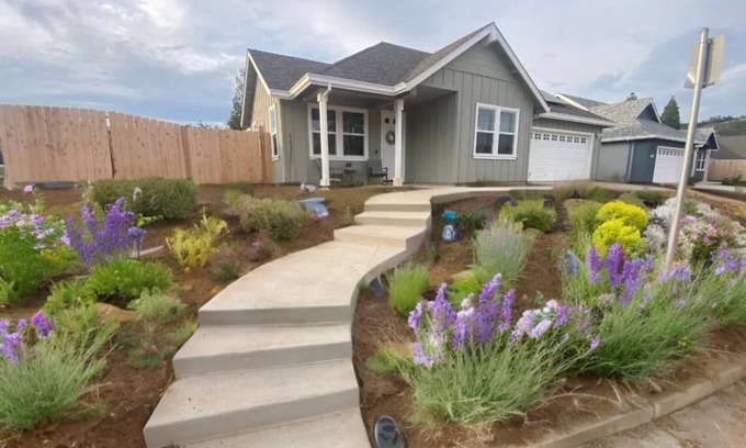 Murphys Casa | Hot tub, ping pong, and walking distance to over 25 wine tasting rooms!