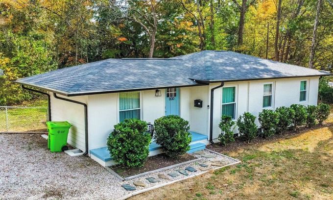 East Raleigh Casa | Hot Tub/ Playground/ Fire Pit/ Backyard Retreat
