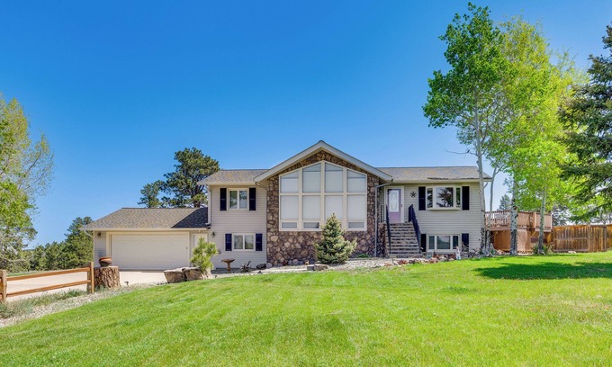 Kiowa Casa | Hot Tub, Pool: 40-Acre Horse Ranch in Kiowa!