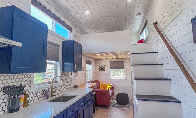 Cornville Casa | Hot Tub, Pool, King Bed, Views, and easy access to Sedona @ Stargazer Loft!