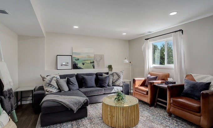 Northwest Arvada Casa | Hot Tub* Pool Table* 4 beds