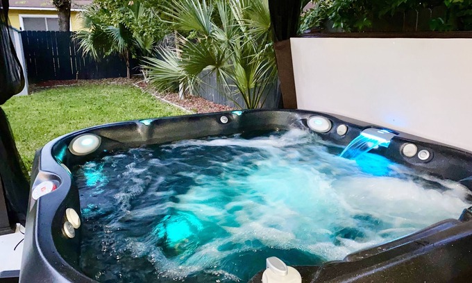 Tobin Hill Casa | Hot Tub | Private Parking | Fiber Internet | Pets