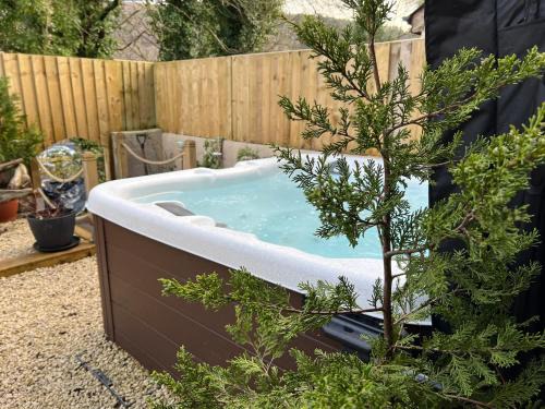 Abertillery Casa | Hot tub Retreat In The Valley's Of South Wales