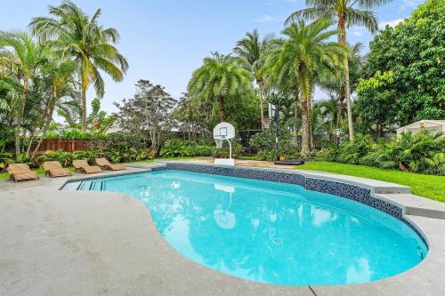 Lake Ida Shores Casa | Hot Tub Salt Pool Png Png 5 Min to AtlAv Trampline
